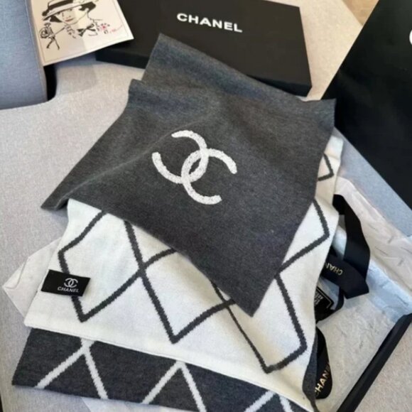Chanel grey knitted scarf cashmere knitted scarf - Picture 1 of 3